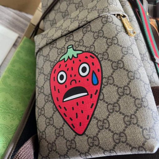 Gucci Cat Print Skateboard Backpack - Image 8