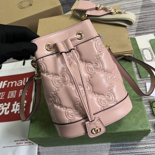 Gucci GG Matelassé Bucket Bag Light Pink - Image 4