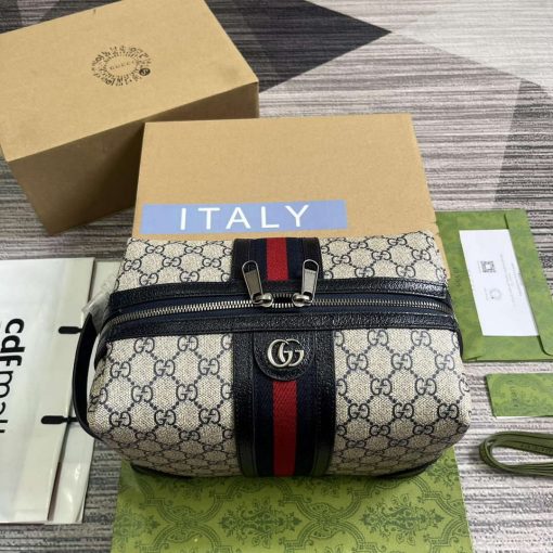 Gucci Savoy Toiletry Case Blue - Image 2