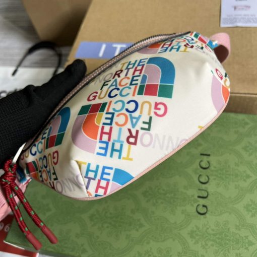 Gucci The North Face x Gucci Belt Bag Pink - Image 5