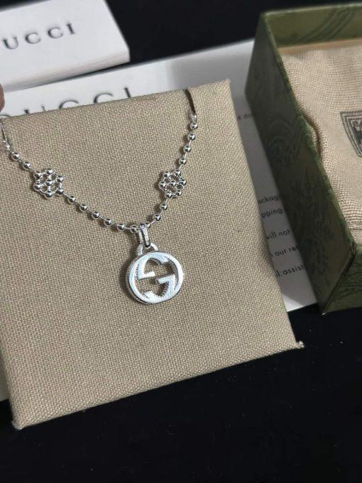 Gucci gucci nterlocking necklace silver