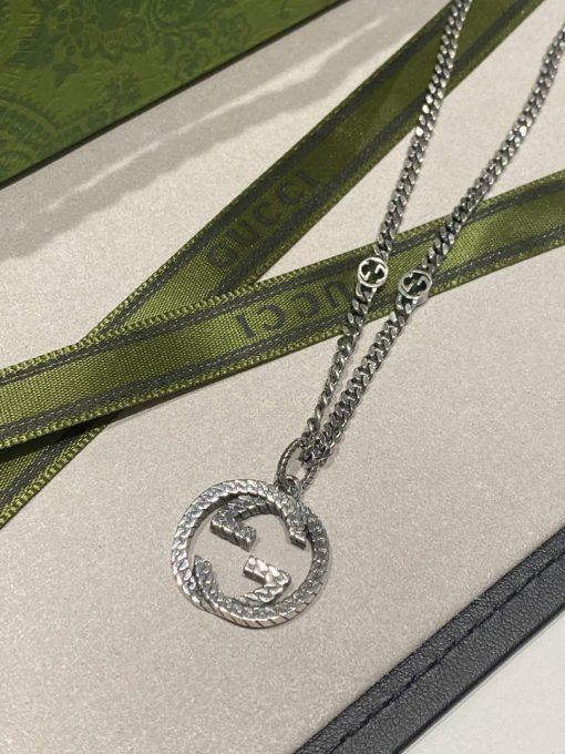 Gucci gucci nterlocking necklace silver