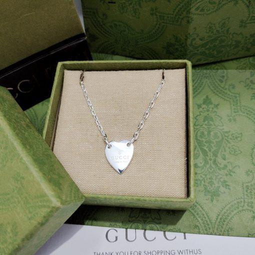 Gucci trademark necklace with heart pendant silver